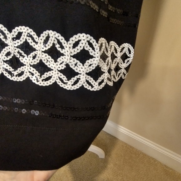 White House Black Market Black Dress With White Sequin Detailing. - Picture 4 of 13